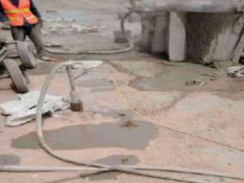 礼纪镇水泥混凝土路面板底注浆技术 路面脱空注浆整治方案